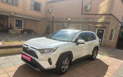 Toyota RAV4, 2021 год, 3 200 000 рублей, 1 фотография