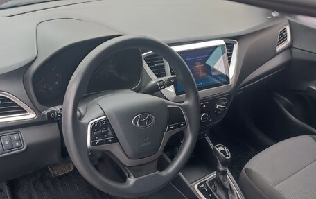 Hyundai Solaris II рестайлинг, 2021 год, 1 600 000 рублей, 7 фотография