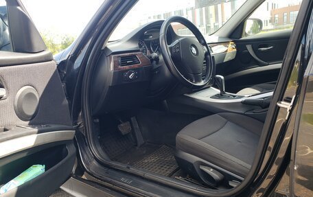 BMW 3 серия, 2010 год, 970 000 рублей, 16 фотография