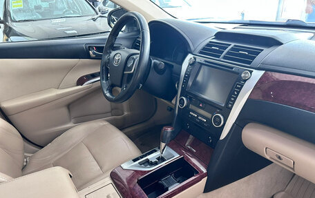 Toyota Camry, 2012 год, 1 600 000 рублей, 10 фотография