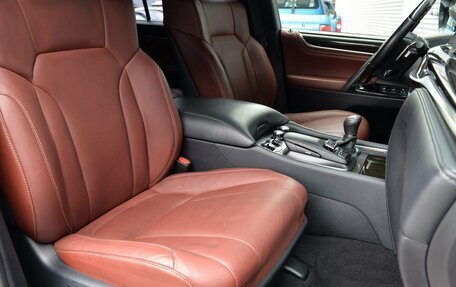 Lexus LX III, 2019 год, 7 890 000 рублей, 34 фотография