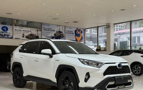 Toyota RAV4, 2022 год, 2 090 999 рублей, 3 фотография