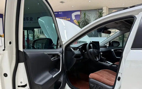 Toyota RAV4, 2022 год, 2 090 999 рублей, 8 фотография