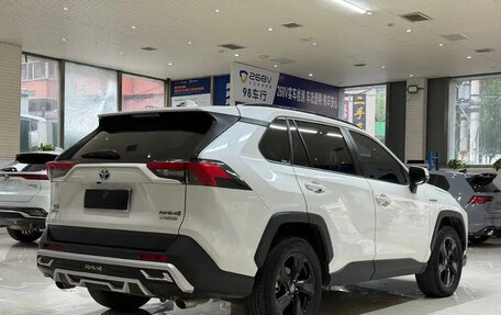 Toyota RAV4, 2022 год, 2 090 999 рублей, 5 фотография