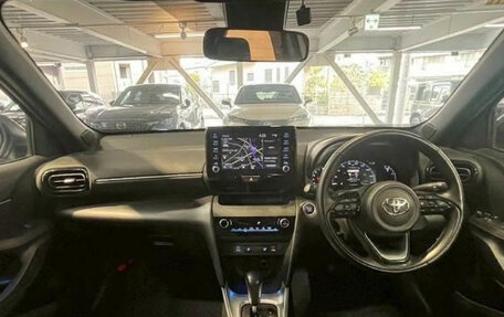 Toyota Yaris Cross, 2022 год, 1 135 000 рублей, 5 фотография