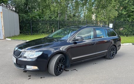 Skoda Superb III рестайлинг, 2012 год, 1 050 000 рублей, 2 фотография