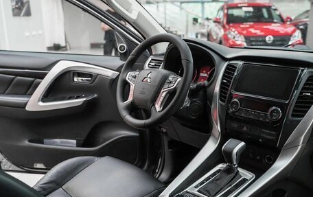 Mitsubishi Pajero Sport III рестайлинг, 2016 год, 2 149 000 рублей, 8 фотография
