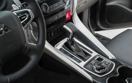 Mitsubishi Pajero Sport III рестайлинг, 2016 год, 2 149 000 рублей, 9 фотография