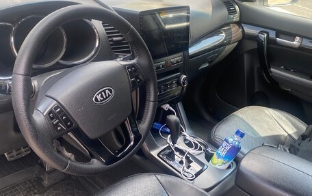 KIA Sorento II рестайлинг, 2009 год, 13 фотография