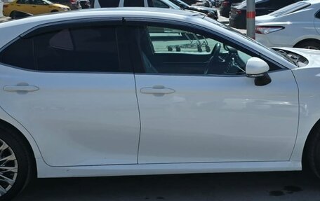 Toyota Camry, 2019 год, 1 700 000 рублей, 6 фотография