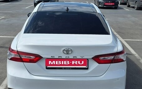 Toyota Camry, 2019 год, 1 700 000 рублей, 8 фотография