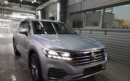 Volkswagen Touareg III, 2020 год, 4 650 000 рублей, 1 фотография