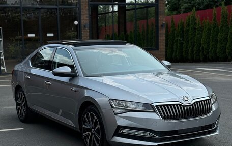 Skoda Superb III рестайлинг, 2024 год, 3 550 000 рублей, 2 фотография