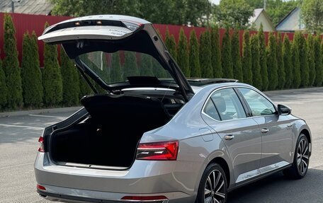 Skoda Superb III рестайлинг, 2024 год, 3 550 000 рублей, 26 фотография