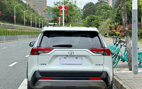 Toyota RAV4, 2022 год, 2 040 690 рублей, 5 фотография