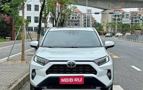 Toyota RAV4, 2022 год, 2 040 690 рублей, 3 фотография
