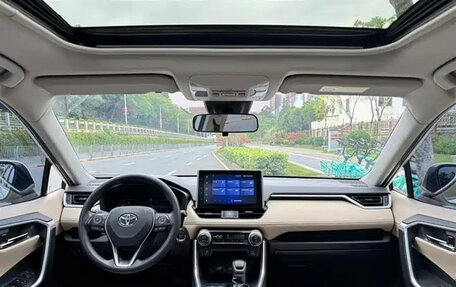 Toyota RAV4, 2022 год, 2 040 690 рублей, 9 фотография
