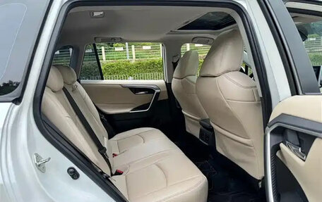 Toyota RAV4, 2022 год, 2 040 690 рублей, 12 фотография