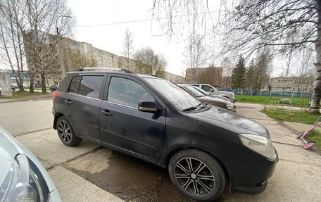 Geely MK Cross I, 2013 год, 190 000 рублей, 2 фотография