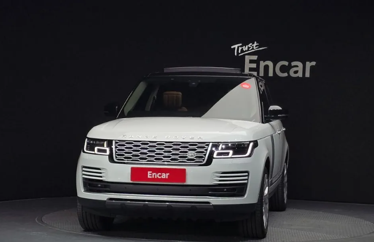 Land Rover Range Rover IV рестайлинг, 2020 год, 8 300 000 рублей, 3 фотография