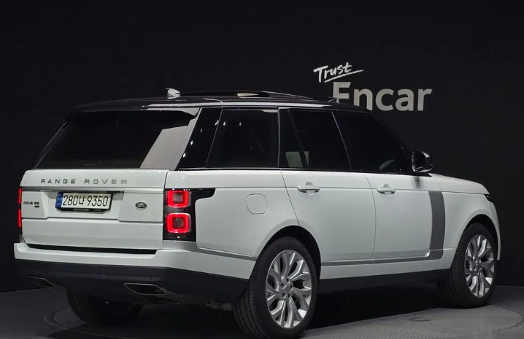 Land Rover Range Rover IV рестайлинг, 2020 год, 8 300 000 рублей, 2 фотография