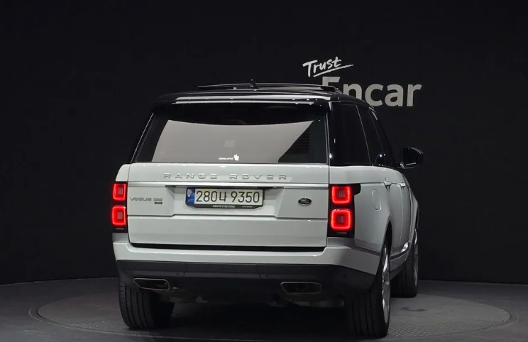 Land Rover Range Rover IV рестайлинг, 2020 год, 8 300 000 рублей, 4 фотография