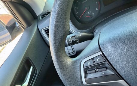 Hyundai Solaris II рестайлинг, 2018 год, 1 400 000 рублей, 13 фотография