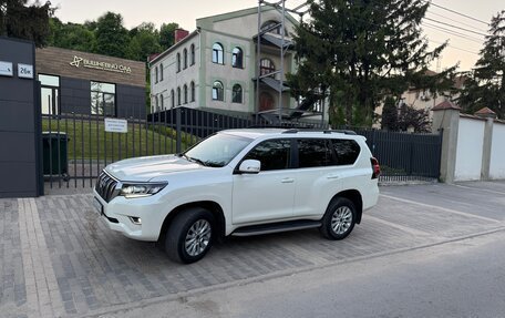Toyota Land Cruiser Prado 150 рестайлинг 2, 2018 год, 5 900 000 рублей, 6 фотография