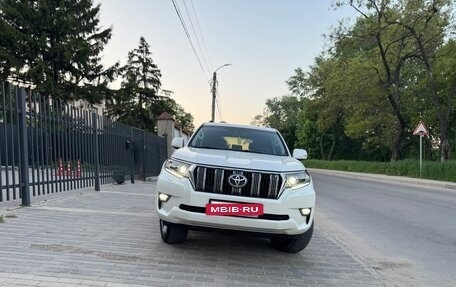 Toyota Land Cruiser Prado 150 рестайлинг 2, 2018 год, 5 900 000 рублей, 2 фотография
