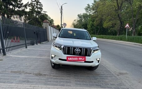 Toyota Land Cruiser Prado 150 рестайлинг 2, 2018 год, 5 900 000 рублей, 4 фотография