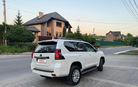 Toyota Land Cruiser Prado 150 рестайлинг 2, 2018 год, 5 900 000 рублей, 11 фотография