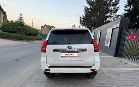 Toyota Land Cruiser Prado 150 рестайлинг 2, 2018 год, 5 900 000 рублей, 10 фотография
