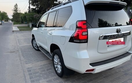 Toyota Land Cruiser Prado 150 рестайлинг 2, 2018 год, 5 900 000 рублей, 16 фотография