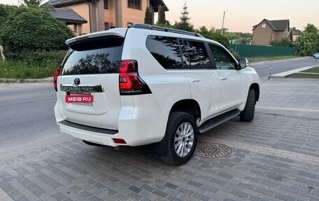 Toyota Land Cruiser Prado 150 рестайлинг 2, 2018 год, 5 900 000 рублей, 17 фотография