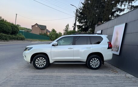 Toyota Land Cruiser Prado 150 рестайлинг 2, 2018 год, 5 900 000 рублей, 30 фотография