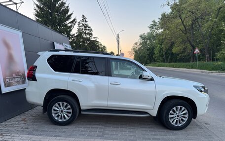 Toyota Land Cruiser Prado 150 рестайлинг 2, 2018 год, 5 900 000 рублей, 32 фотография