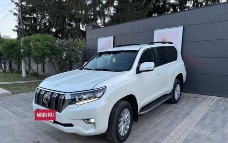 Toyota Land Cruiser Prado 150 рестайлинг 2, 2018 год, 5 900 000 рублей, 29 фотография