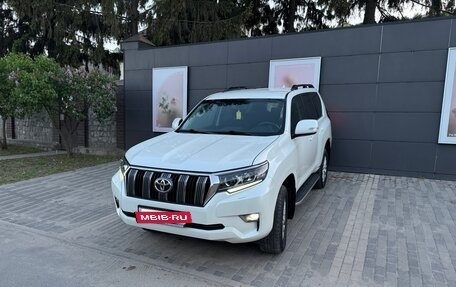 Toyota Land Cruiser Prado 150 рестайлинг 2, 2018 год, 5 900 000 рублей, 28 фотография