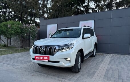 Toyota Land Cruiser Prado 150 рестайлинг 2, 2018 год, 5 900 000 рублей, 37 фотография