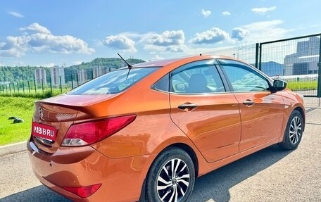 Hyundai Solaris II рестайлинг, 2015 год, 1 100 000 рублей, 4 фотография