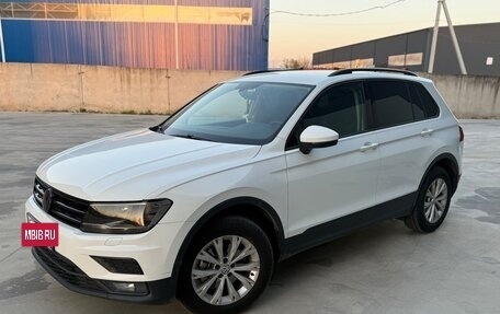 Volkswagen Tiguan II, 2018 год, 2 080 000 рублей, 2 фотография