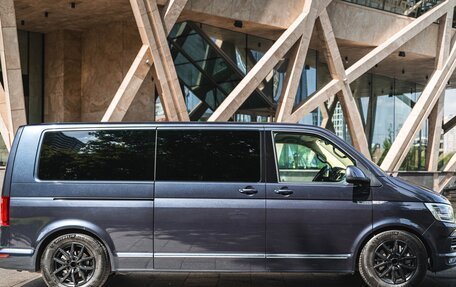 Volkswagen Multivan T6 рестайлинг, 2017 год, 8 250 000 рублей, 8 фотография