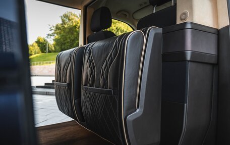 Volkswagen Multivan T6 рестайлинг, 2017 год, 8 250 000 рублей, 40 фотография