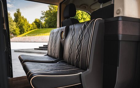 Volkswagen Multivan T6 рестайлинг, 2017 год, 8 250 000 рублей, 39 фотография