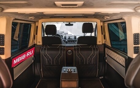 Volkswagen Multivan T6 рестайлинг, 2017 год, 8 250 000 рублей, 36 фотография