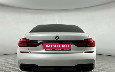 BMW 7 серия, 2017 год, 3 600 000 рублей, 5 фотография
