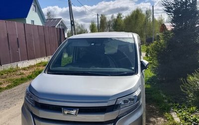 Toyota Noah III, 2018 год, 2 350 000 рублей, 1 фотография