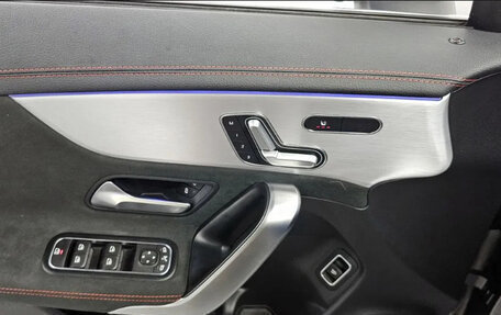 Mercedes-Benz CLA, 2021 год, 2 800 000 рублей, 19 фотография