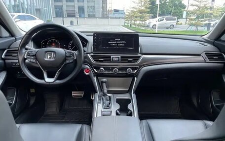 Honda Accord IX рестайлинг, 2022 год, 2 240 000 рублей, 13 фотография