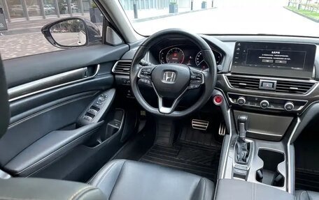 Honda Accord IX рестайлинг, 2022 год, 2 240 000 рублей, 14 фотография